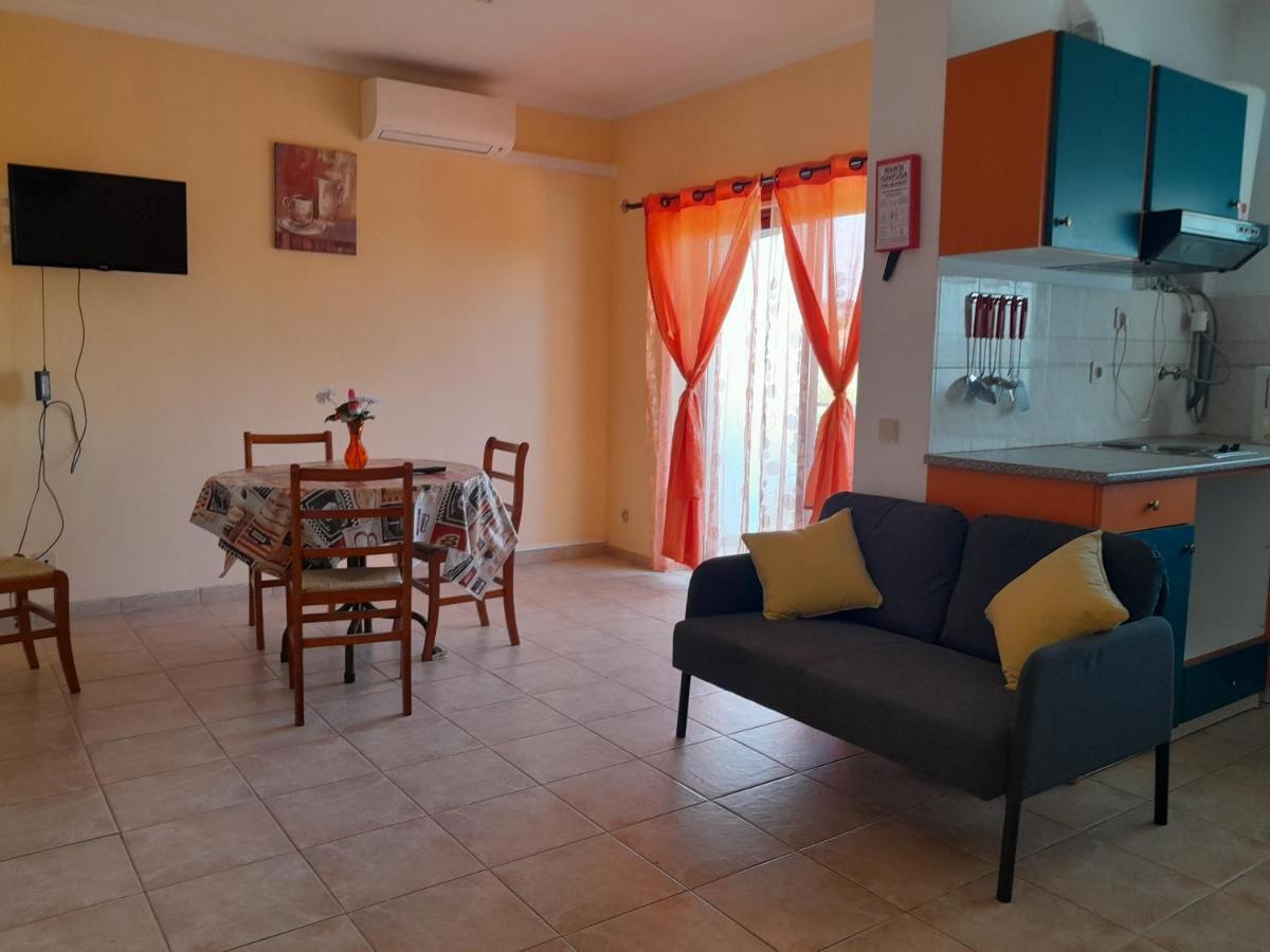 Residence 1000 Roses Moncarapacho Bagian luar foto